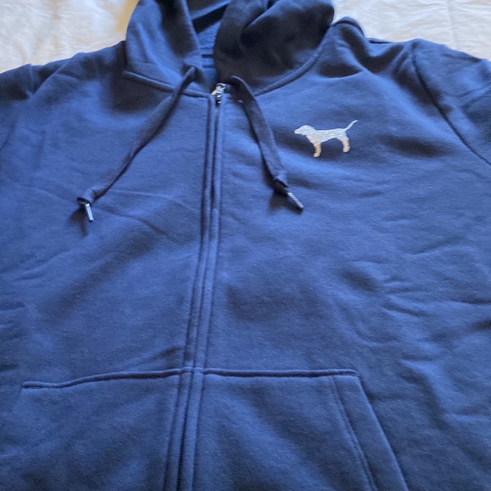 Pink sweatshirt with zipper